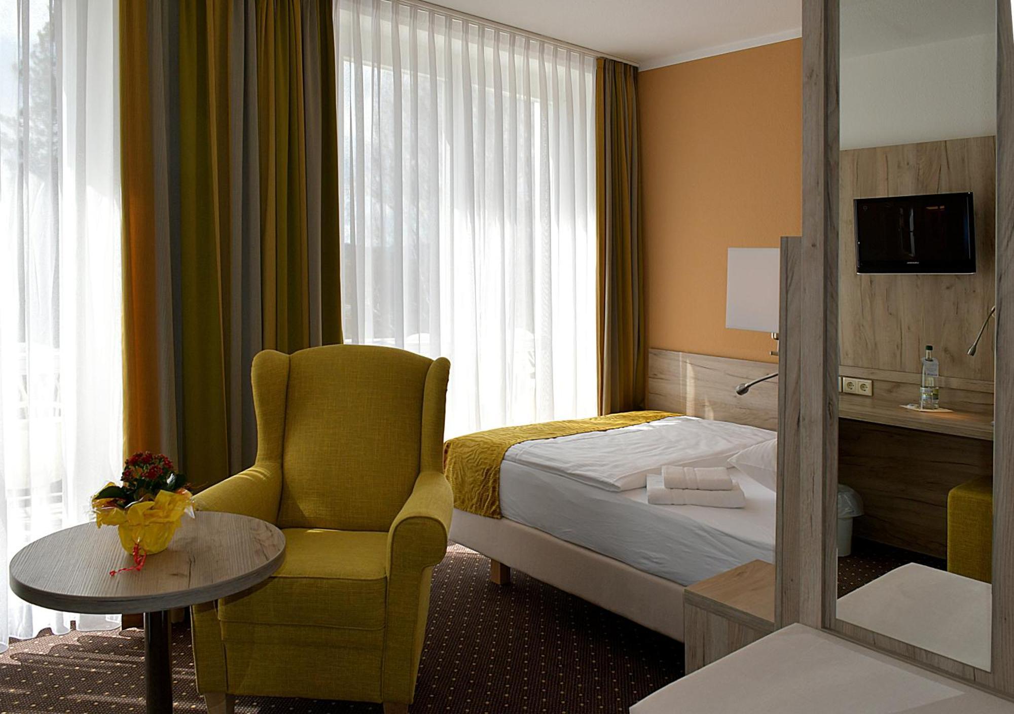 Akzent Hotel Am Burgholz Tabarz Buitenkant foto